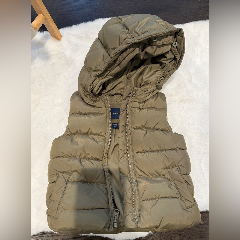 GAP green puffy hooded vest